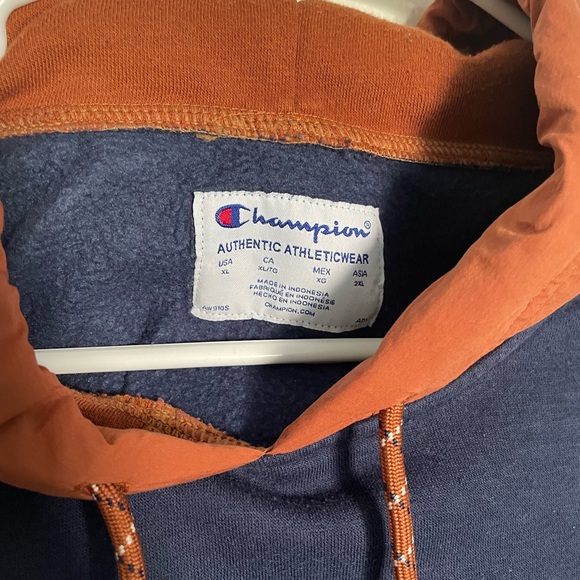 Champion hoodie (XL) - Picture 3 of 4